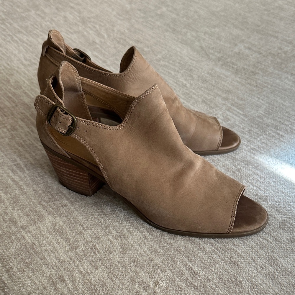 Lucky Brand Brown Peep-Toe Mules